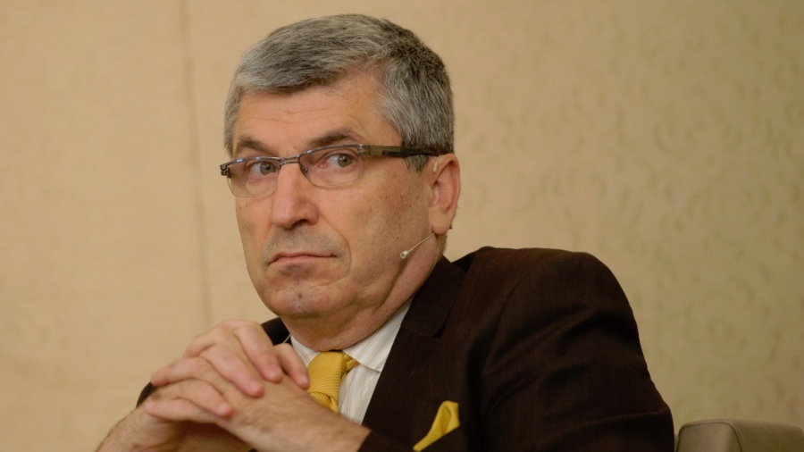 Илиан Василев: Решението за глобата на Хиполенд е на Борисов